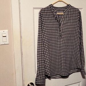 Contemporaire Exclusive simons Women's long sleeves top size medium Black